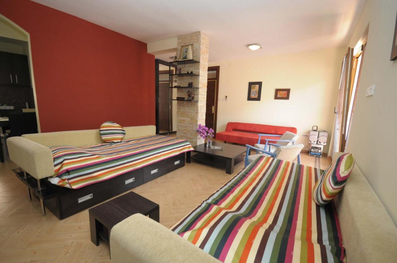 Danile Cosy * Budva